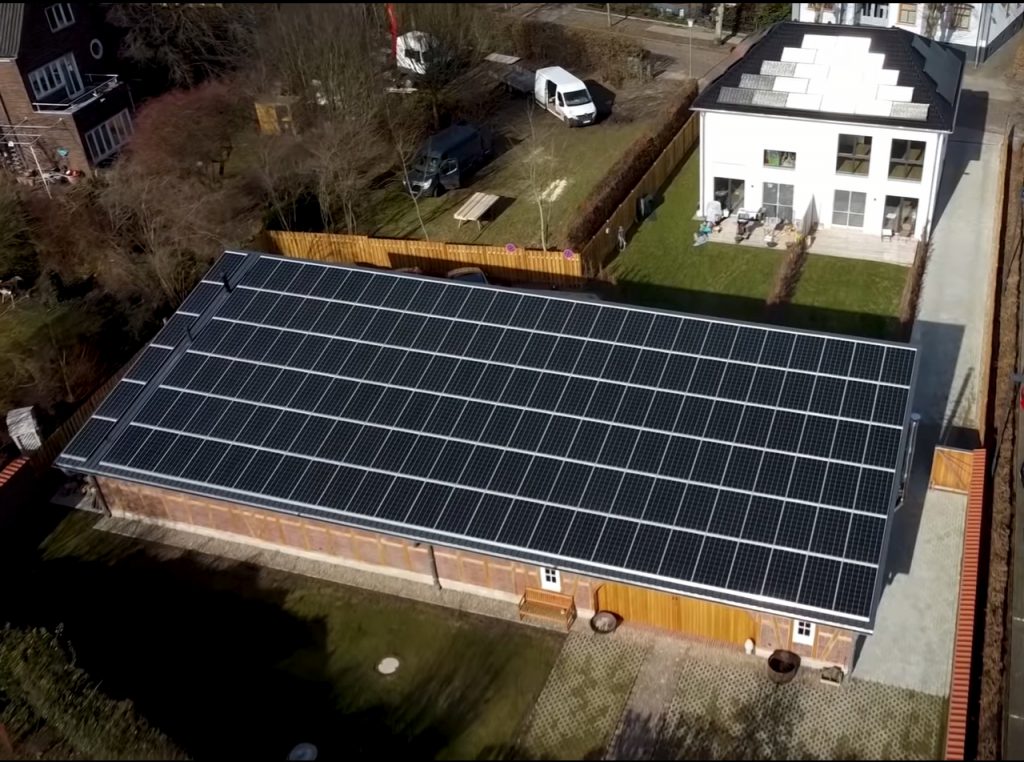 Erneuerbare Energien: Solarpark bei Haldensleben: Kronos Solar plant in  Satuelle kleiner